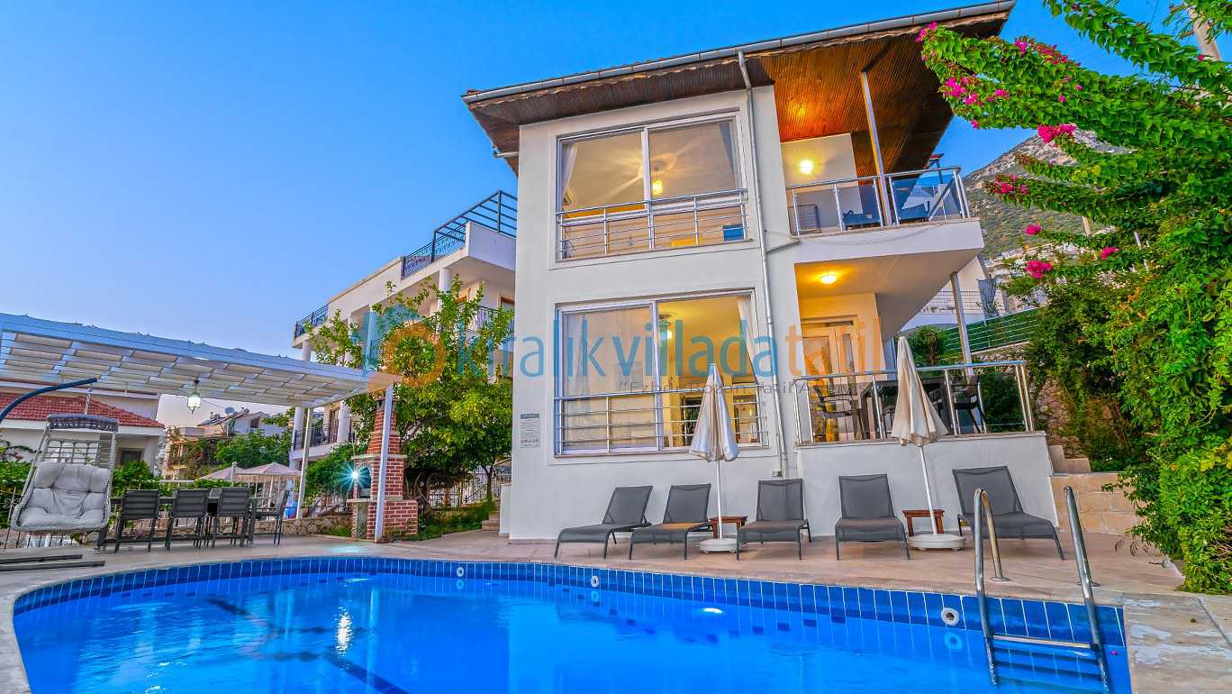 Kalkan Kızıltaş Mevkiinde Deniz Manzaralı 8 Kişilik Tatil Villası