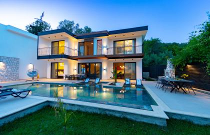 Kaşta Doğa İçinde Korunaklı Lüks Villa