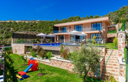 Kaş Çayköyde 8 Kişilik Korunaklı Lüks Tatil Villası
