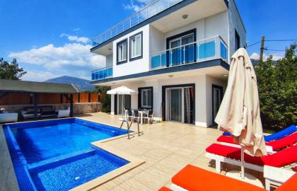 Kalkan Bölgesinde Muhafazakar 6 Kişilik Ttail Villası