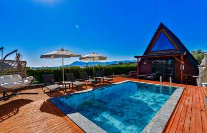 Kalkan Üzümlüde 4 Kişilik Korunaklı Bungalov Villa