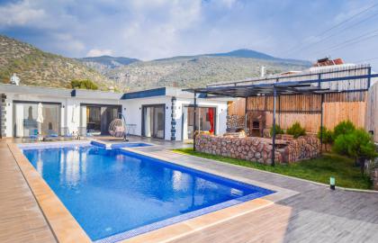 Kaş Çavdırda 4 Kişilik Korunaklı Aile Villası