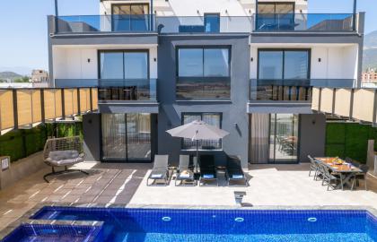 Kalkan Çavdırda 6 Kişilik Korunaklı Villa
