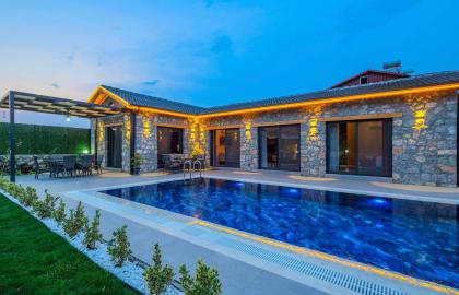 Fethiye Esenköyde Doğa İçinde Taş Konsept Korunaklı Villa