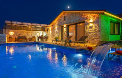 Kalkan Sarıbelende 4 Kişilik Korunaklı Villa