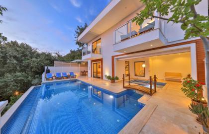 Kalkan Bölgesinde Muhafazakar 4 Kişilik Tatil Villası 