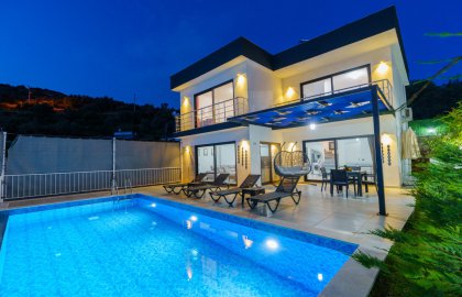 Kalkan Bölgesinde Korunaklı 4 Kişilik Tatil Villası 