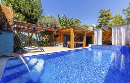 İslamlar Köyünde 1+1 Korunaklı Balayı Tatil Villası