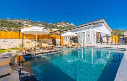 Kalkan Bölgesinde Muhafazakar 4 Kişilik Tatil Villası 