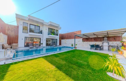 Kaş Kınık Bölgesinde 5 Kişilik Korunaklı Villa