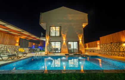 Seydikemer Bölgesinde 6 Kişliik Korunaklı Tatil Villası 