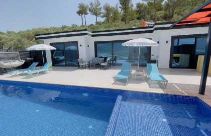 Kalkan Bölgesinde Korunaklı 5 Kişilik Tatil Villası 