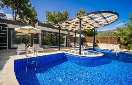 Kalkan Bölgesinde Korunaklı 4 Kişlik Tatil Villası 