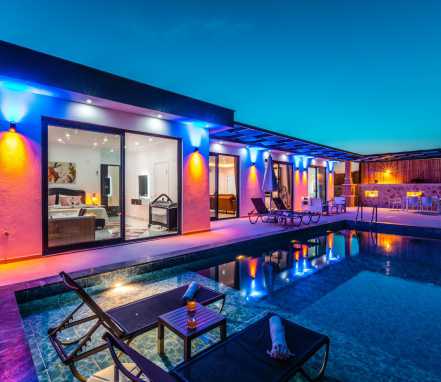 Kalkan Bölgesinde Korunaklı 4 Kişilik Tatil Villası 