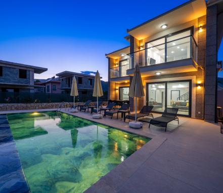 Kaş Bölgesinde Lüks 4 Kişilik Tatil Villası 