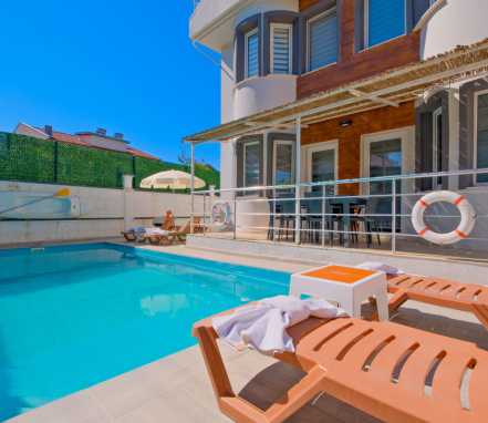 Fethiye Bölgesinde Korunaklı 10 Kişilik Tatil Villası 
