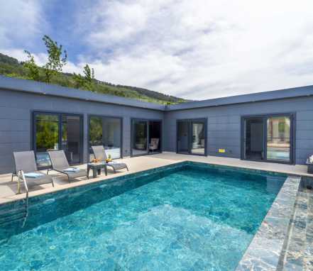 Kalkan Hacıoğlan Mevkiinde Korunaklı 4 Kişilik Tatil Villası 