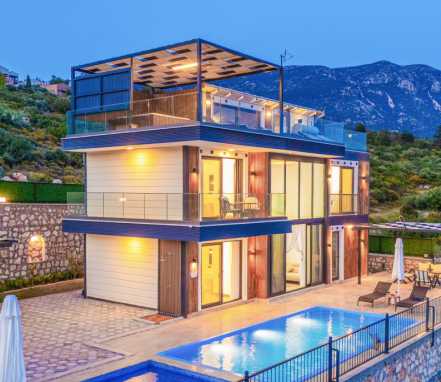 Kalkan Bölgesinde Deniz Manzaralı 6 Kişilik Tatil Villası 