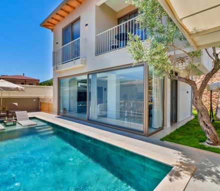 Kaş Çukurbağ Mevkiiinde Doğa İçinde 4 Kişilik Tatil Villası 