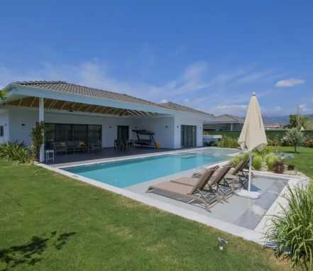 Fethiye Bölgesinde Muhafazakar 4 Kişilik Tatil Villası 