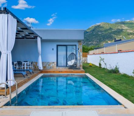 Fethiye Üzümlü'de 4 Kişilik Lüks Tatil Villası