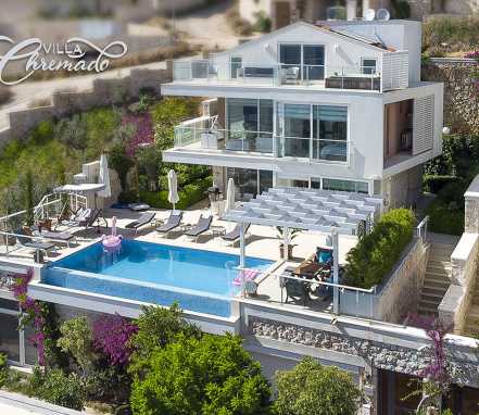 Kalkan Bölgesinde Deniz Manzaralı Lüks 6 Kişilik Tatil Villası 