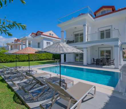 Fethiye Bölgesinde Doğa İçinde 8 Kişilik Tatil Villası 