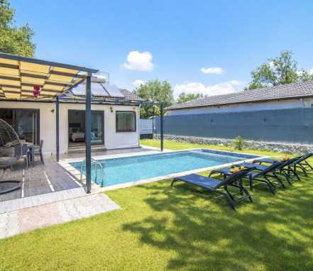Fethiye Bölgesinde Muhafazakar 4 Kişilik Tatil Villası 