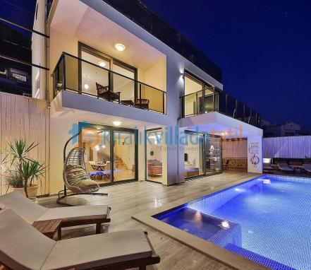Kalkan Kızıltaş Mevkiinde 6 Kişilik Tatil Villa