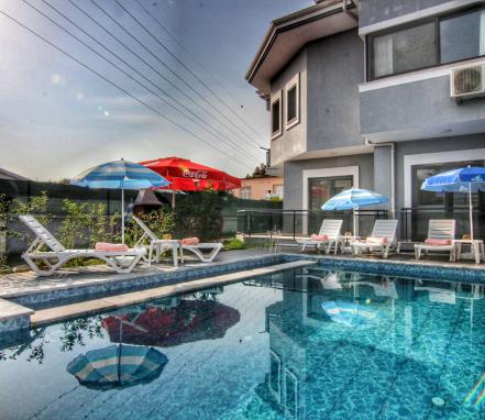 Fethiye Çiftlik Mevkiinde Korunaklı Tatil Villası