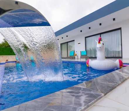 Kaş Bölgesinde Korunaklı 4 Kişilik Tatil Villası 