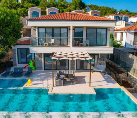Kaşta Doğa İçinde 6 Kişilik Villa