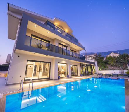 Fethiye Hisarönü Mevkiinde 8 Kişilik Geniş Kapasiteli Kiralık Tatil Villası