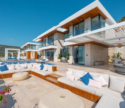 Kalkan'ın İncisi Kalamar Mevkiinde Lüks Tatil Vİllası