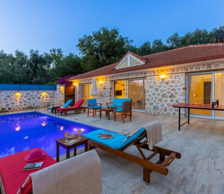 Kalkan Bölgesinde Muhafazakar 4 Kişiliik Tatil Villası