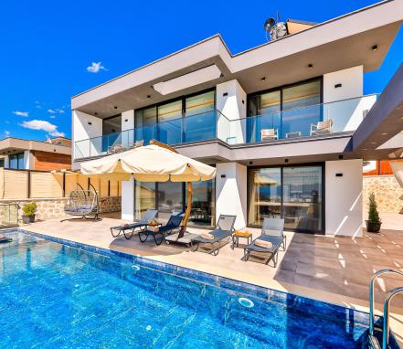 Kalkan Bölgesinde 6 Kişilik Lüks Tatil Villası
