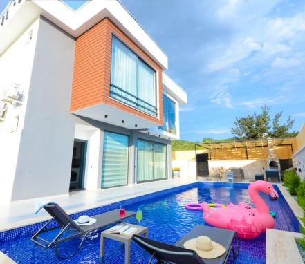 Kaş Ağullu Mevkiinde 2 Yatakodalı Tatil Villası