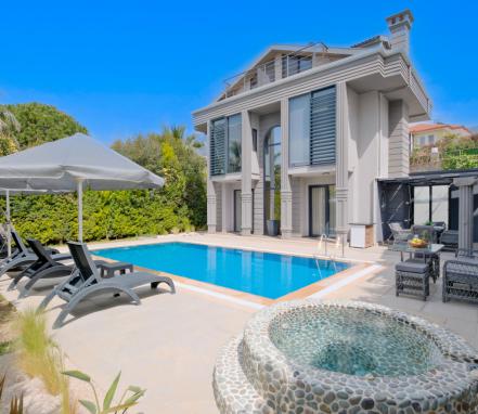 Fethiye Bölgesinde 8 Kişilik Muhafazakar Tatil Villası 
