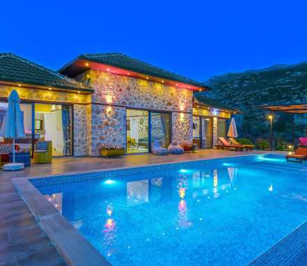 Kalkan Bölgesinde Korunaklı Lüks 5 Kişilik Tatil Villası 