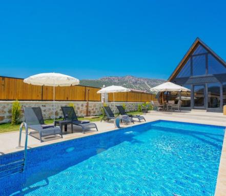 Kalkan Bölgesinde 4 Kişilik Muhafazakar Tatil Villası