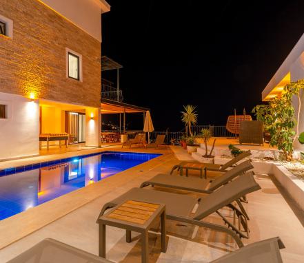Kalkan Bölgesinde 6 Kişilik Korunaklı Tatil Villası 