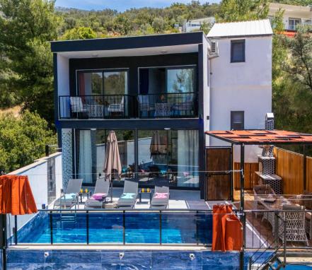 Kalkan Akbel Mevkiinde  4 Kişilik Tatil Vİllası