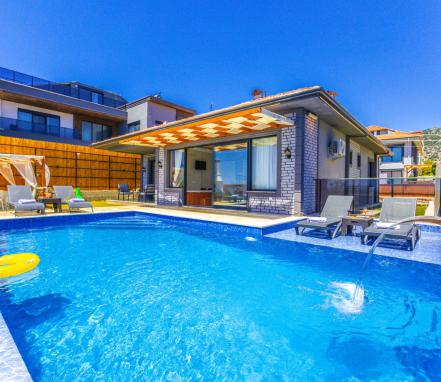 Kaş Demre Mevkiinde 5 Kişilik Tatil Villası