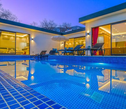 Kalkan Bezirganda Lüks Korunaklı Tatil Villası