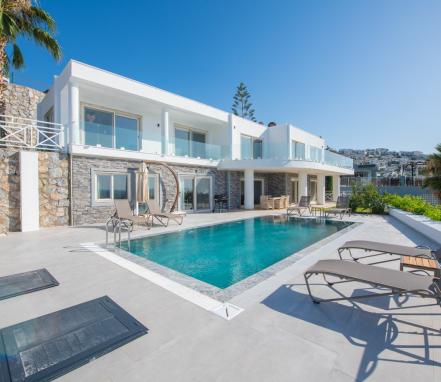 Bodrum Boğaziçi Mevkiinde Lüks Tatil Villası