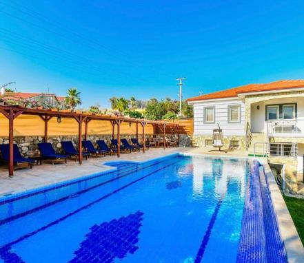 Seydikemer Karaderede Doğa İçinde 8 Kişilik Tatil Villası