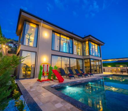 Kalkan Bölgesinde Muhafazakar 4 Kişilik Tatil Villası 