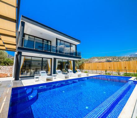 Antalya Kalkan Mevkiinde 4 Kişilik Tatil Vİllası