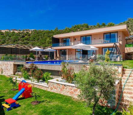 Kaş Çayköyde 8 Kişilik Korunaklı Lüks Tatil Villası