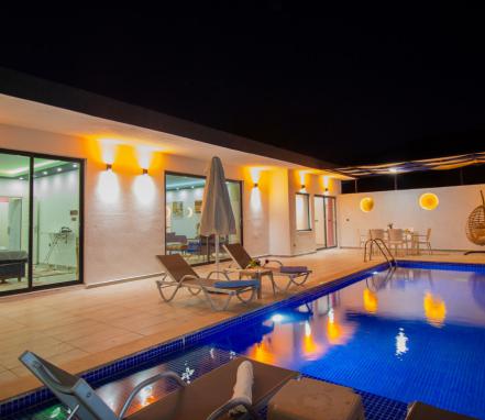 Kalkan İkizce Mevkiinde Muhafazakar Tatil Villası